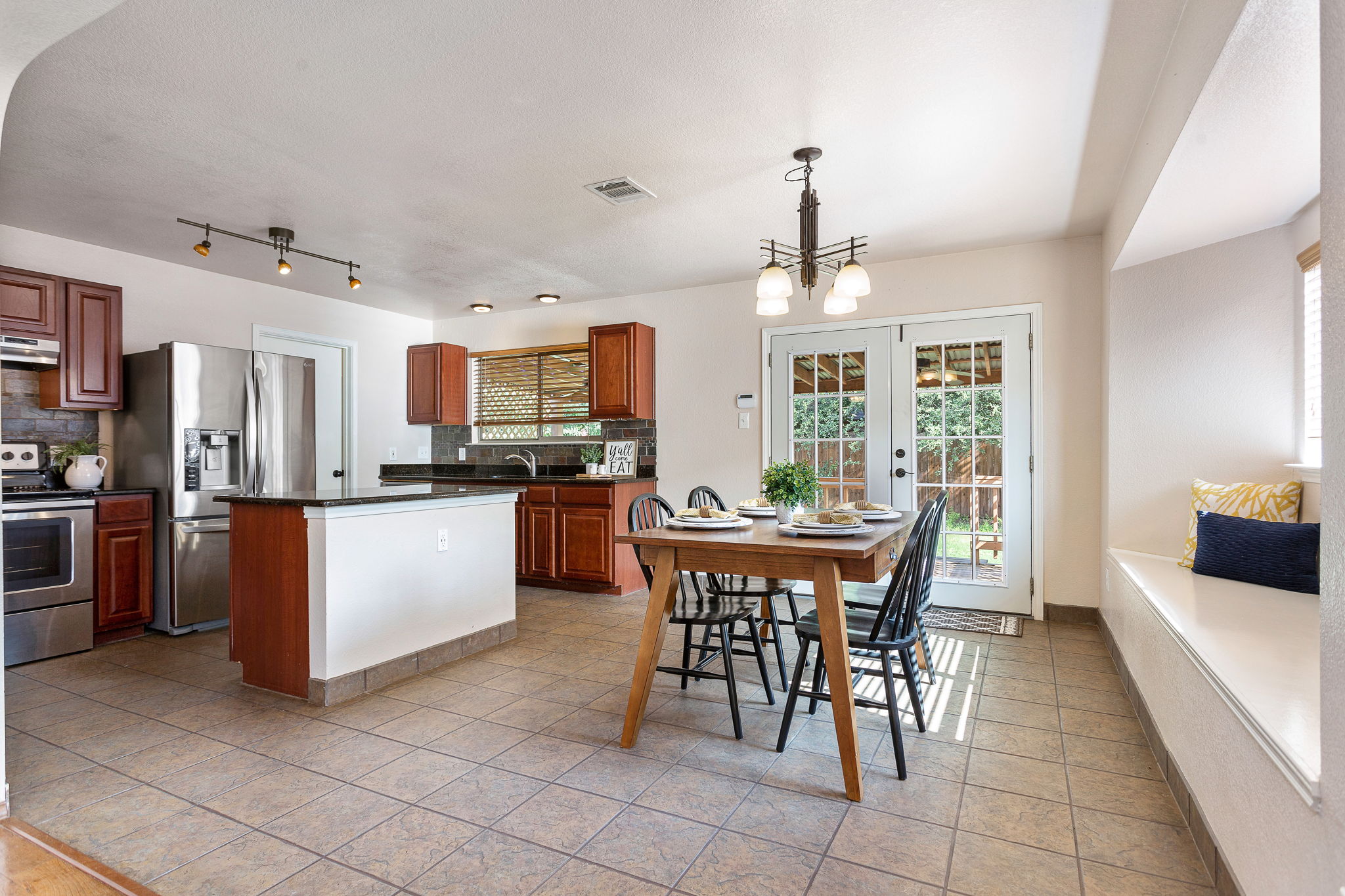 2317 Lauren Loop, Leander, TX 78641, USA Photo 9