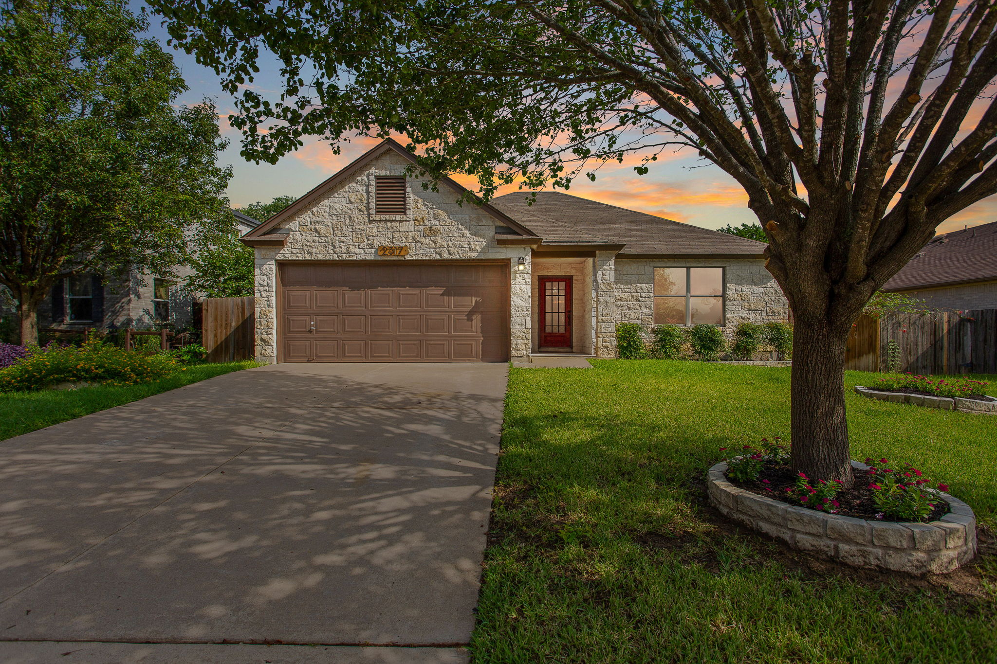 2317 Lauren Loop, Leander, TX 78641, USA Photo 2