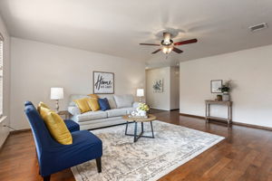 2317 Lauren Loop, Leander, TX 78641, USA Photo 3