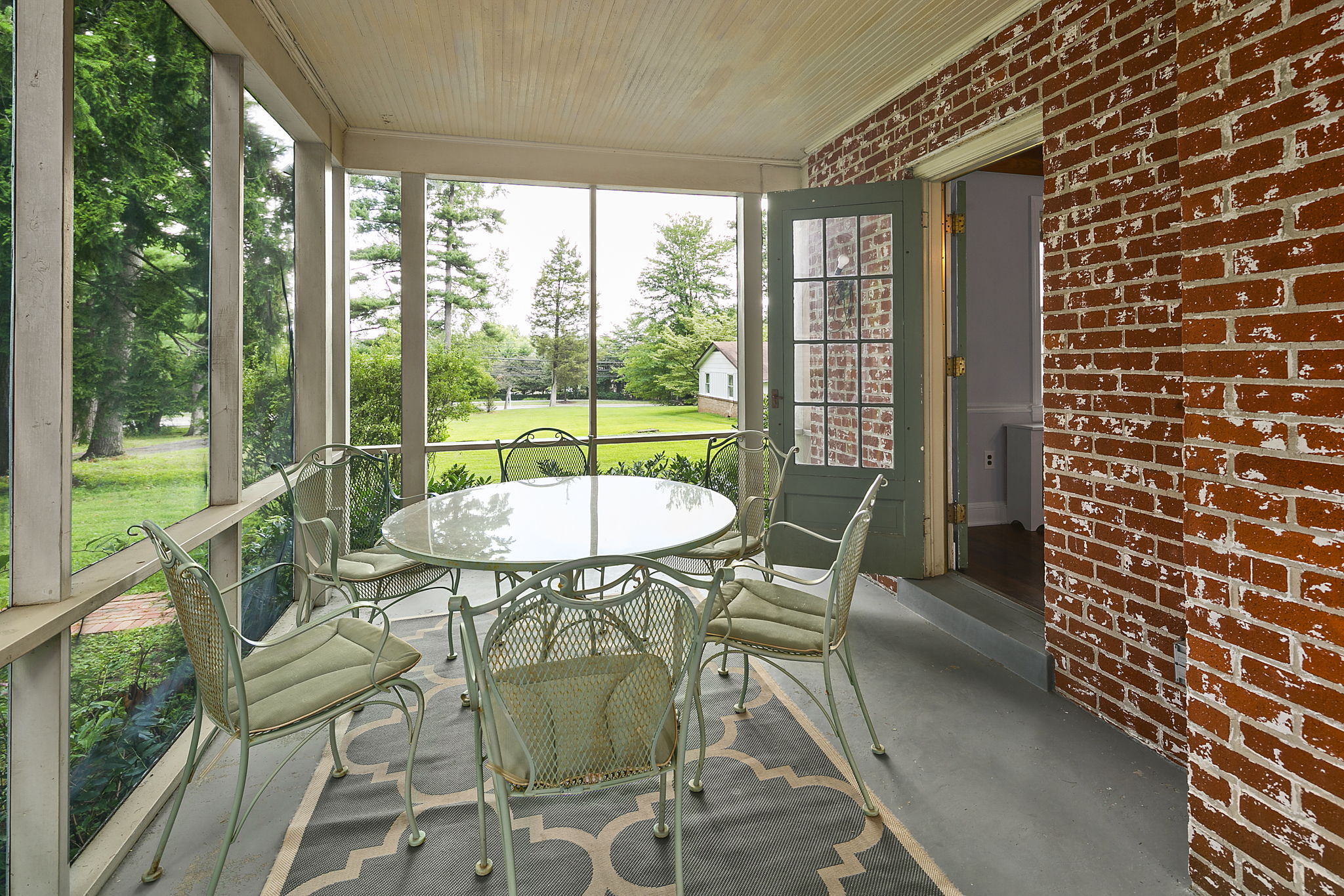 9102 Darnestown Rd, Rockville, MD 20850, US Photo 16