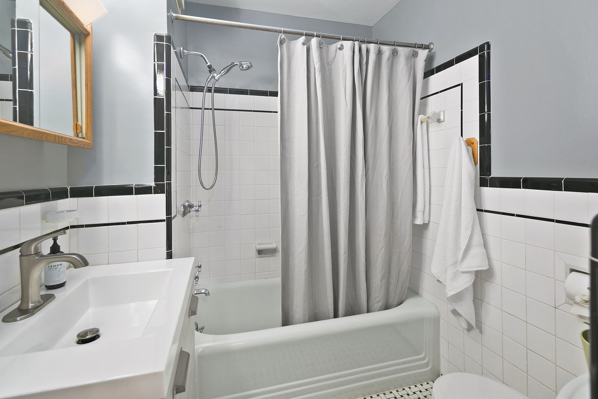 9102 Darnestown Rd, Rockville, MD 20850, US Photo 43