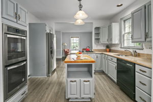 9102 Darnestown Rd, Rockville, MD 20850, US Photo 25