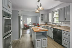 9102 Darnestown Rd, Rockville, MD 20850, US Photo 24