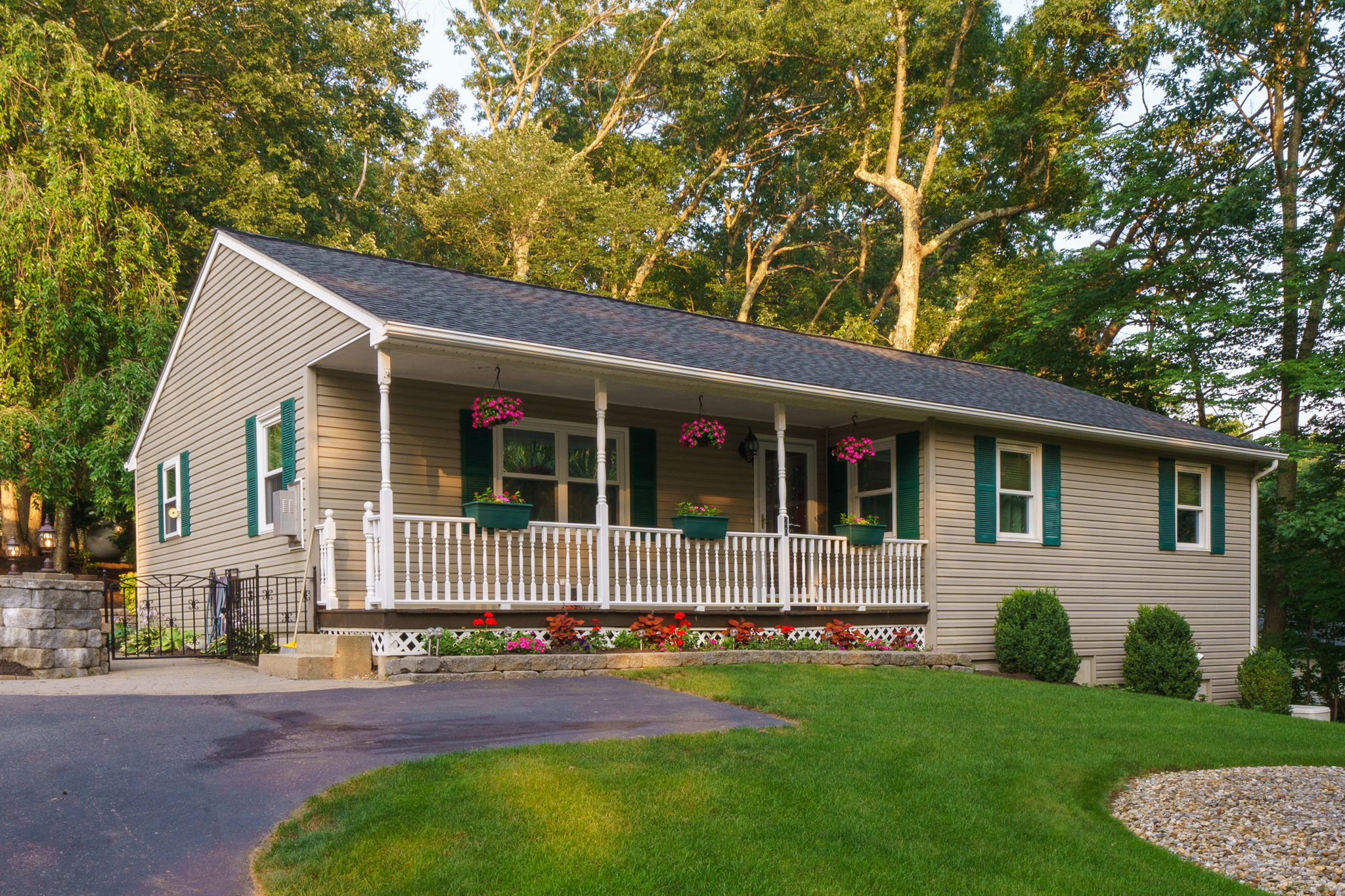 20 Woods Rd, Mansfield Center, CT 06250, USA Photo 2