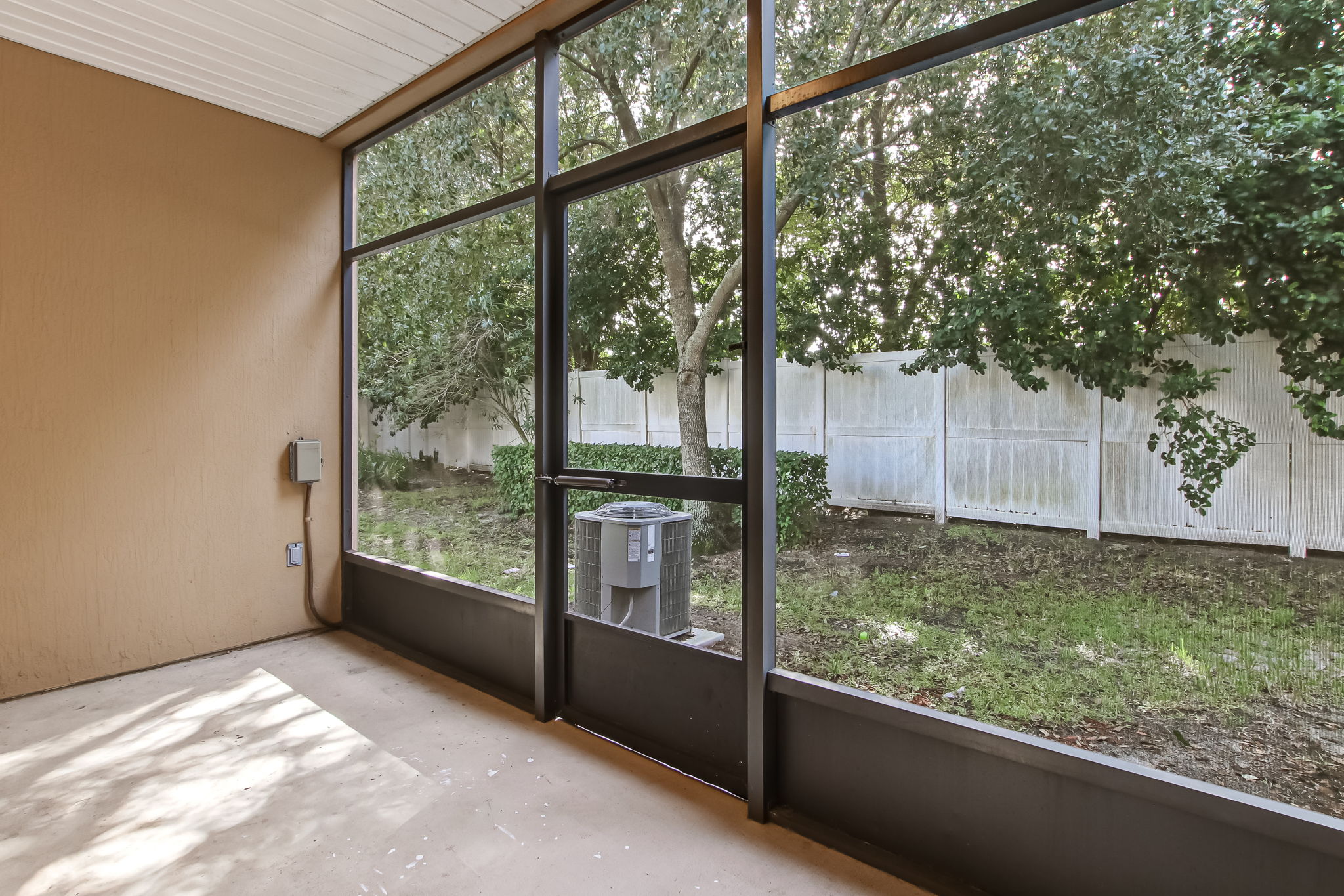 Screened-in Porch
