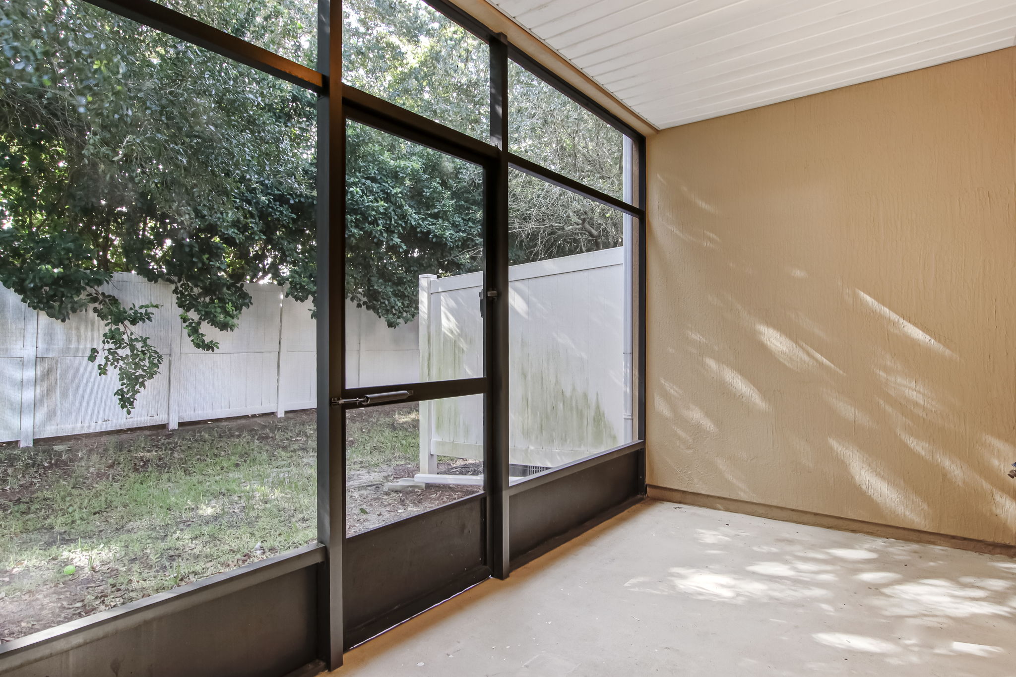 Screened-in Porch