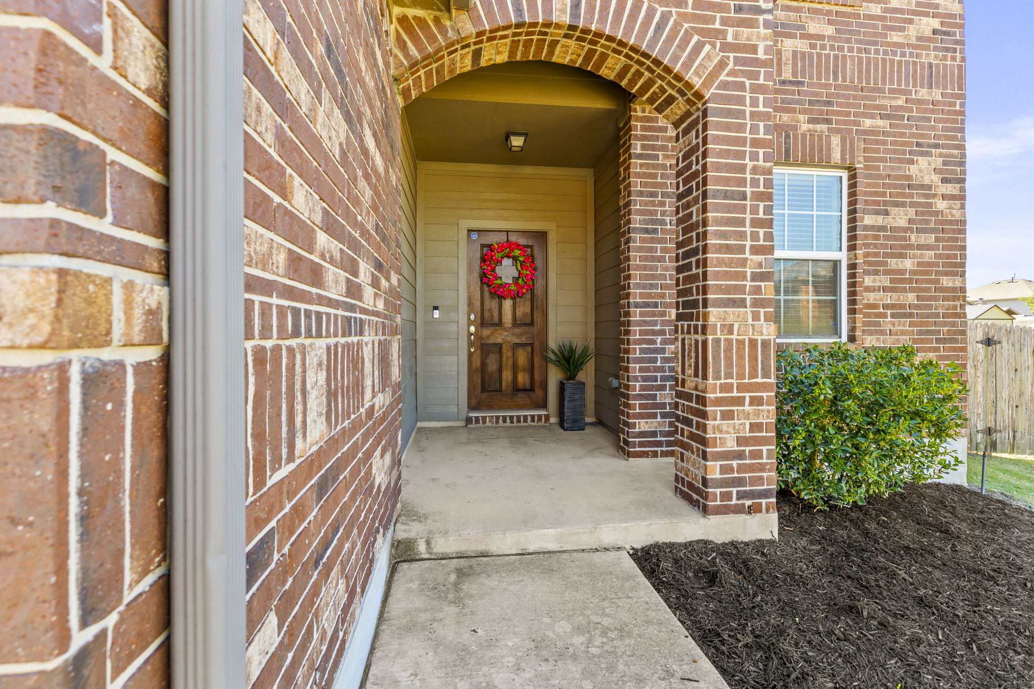 1202 Rhonda Cove, Hutto, TX 78634, USA Photo 4