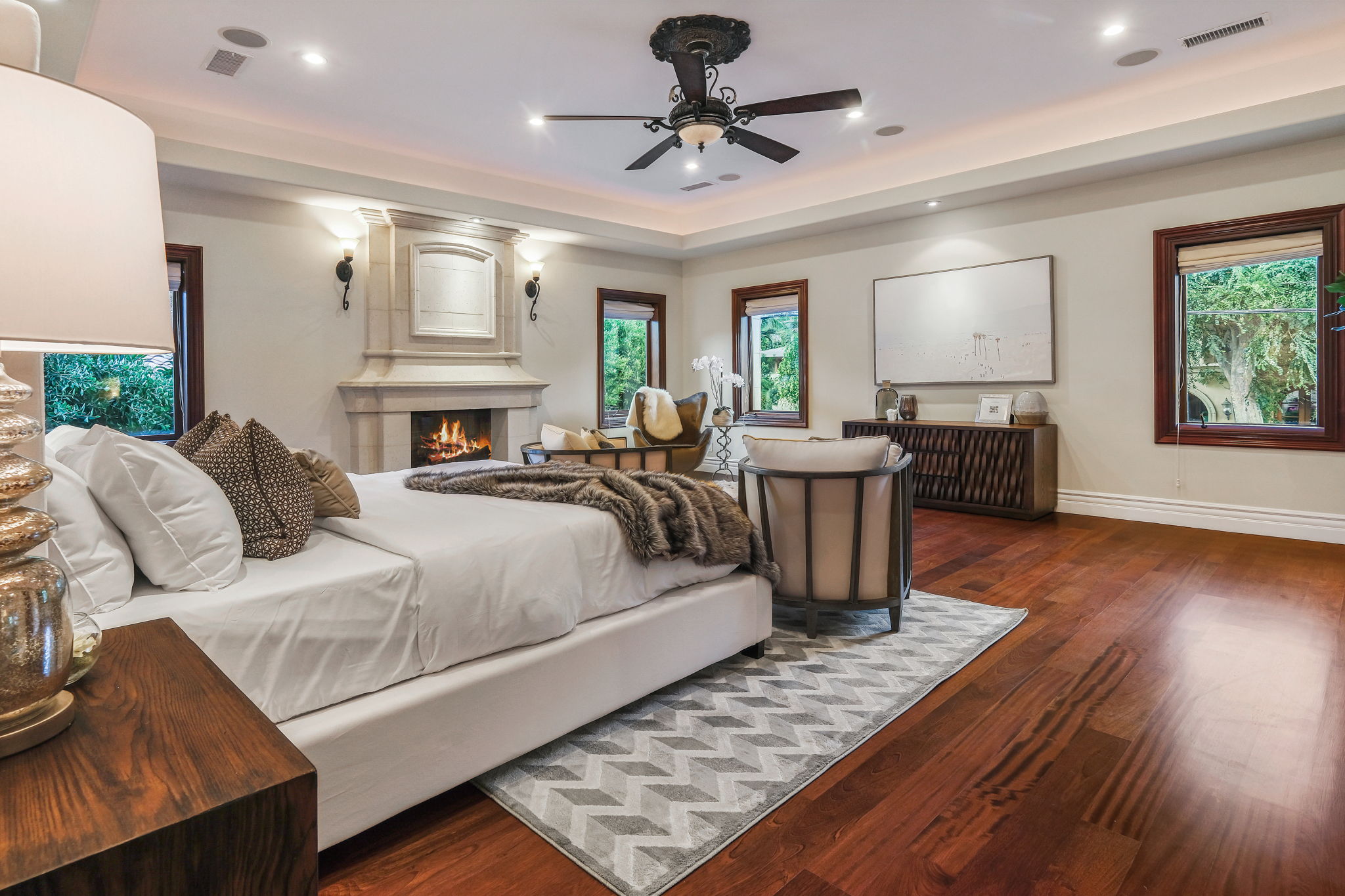 1191 N Bundy-28
