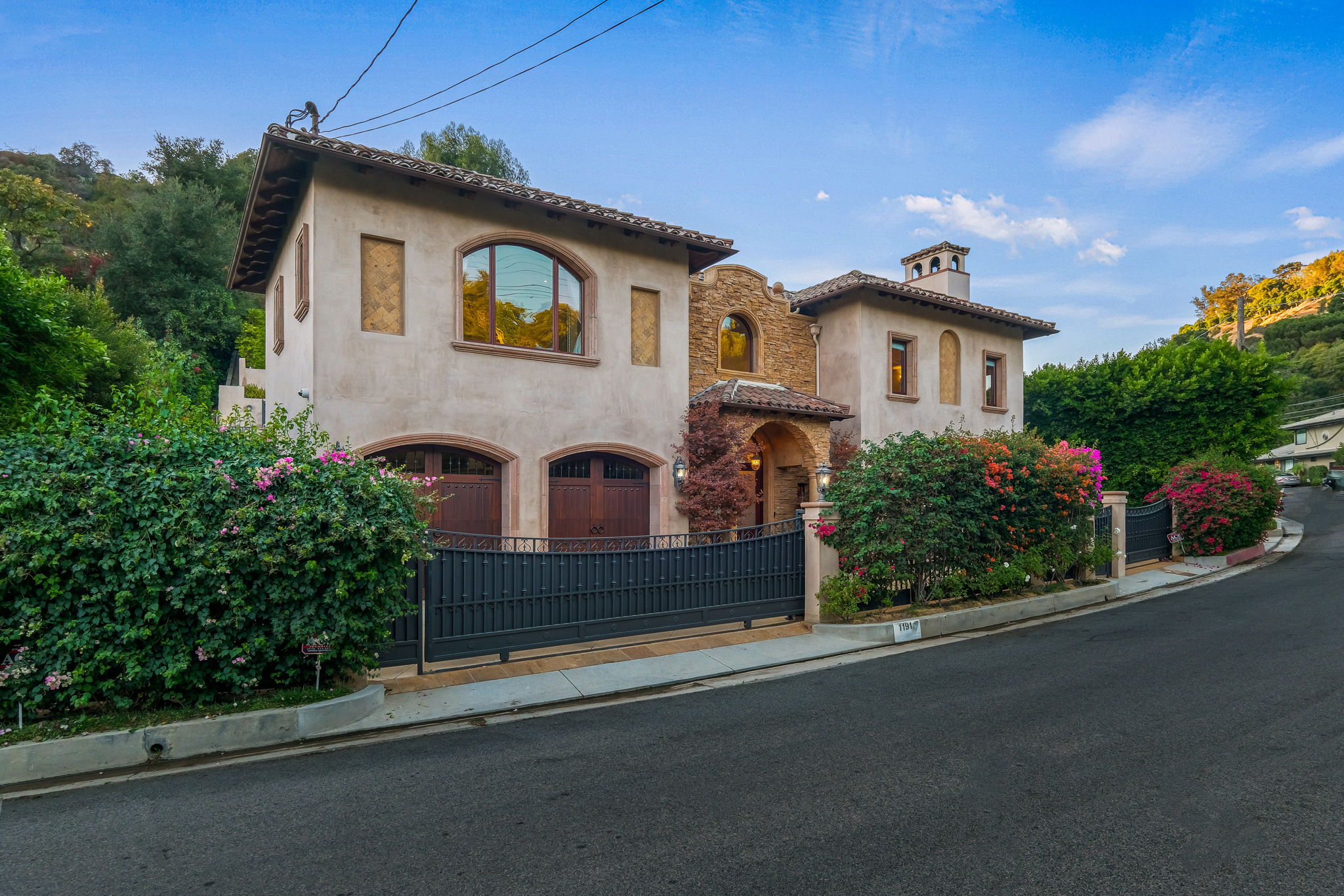 1191 N Bundy-2