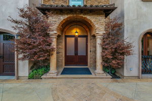 1191 N Bundy-4