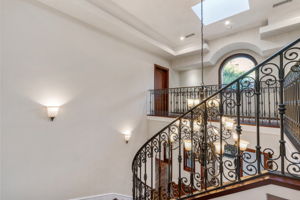 1191 N Bundy-34