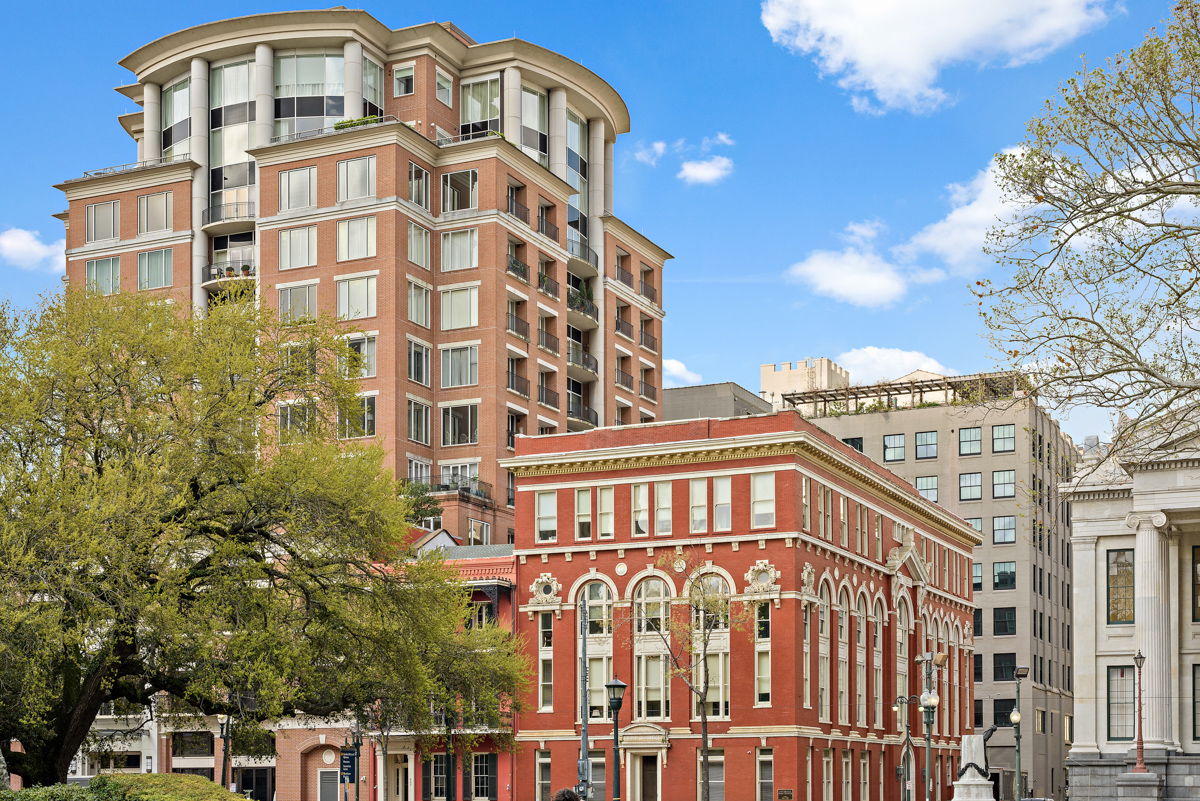 625 St Charles Ave, New Orleans, LA 70130 G Douglas RE Photo