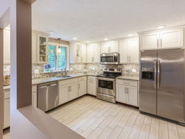 80 Kilsyth Rd, South Easton, MA 02375, USA Photo 9