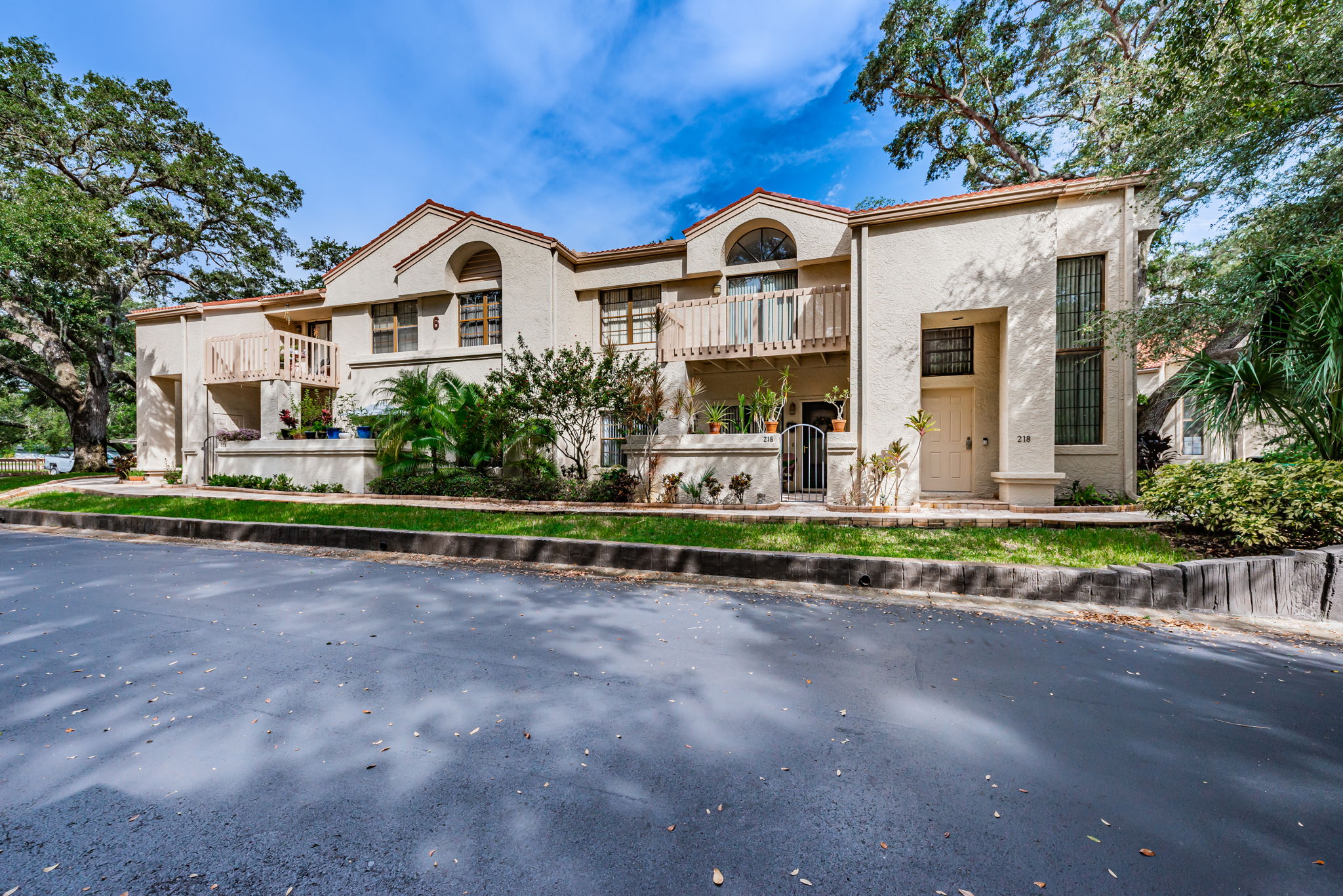 218 Los Prados Dr, Safety Harbor, FL 34695 YourDigitalPro, Inc