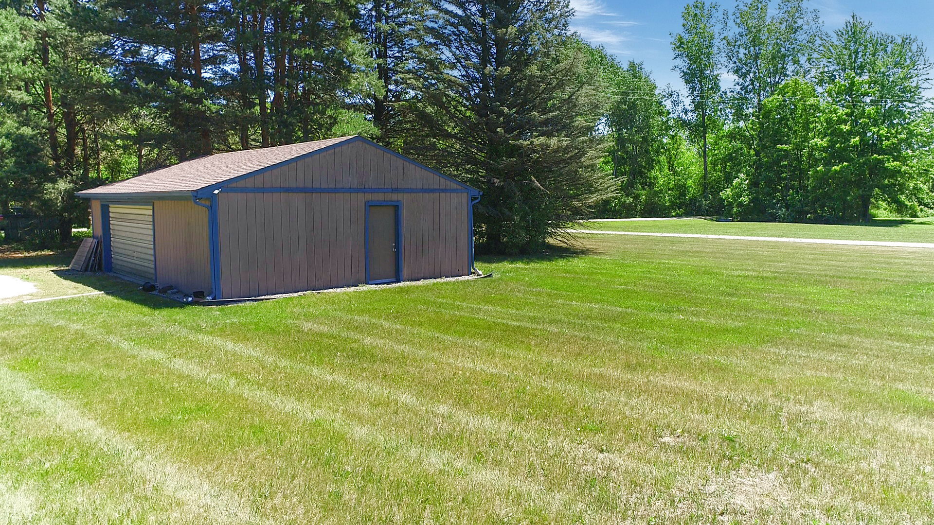 3179 E Shore Dr, Columbiaville, MI 48421 Great Lakes Aerial Video