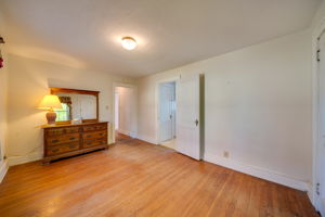 31 Wellington St, New Britain, CT 06053, US Photo 17