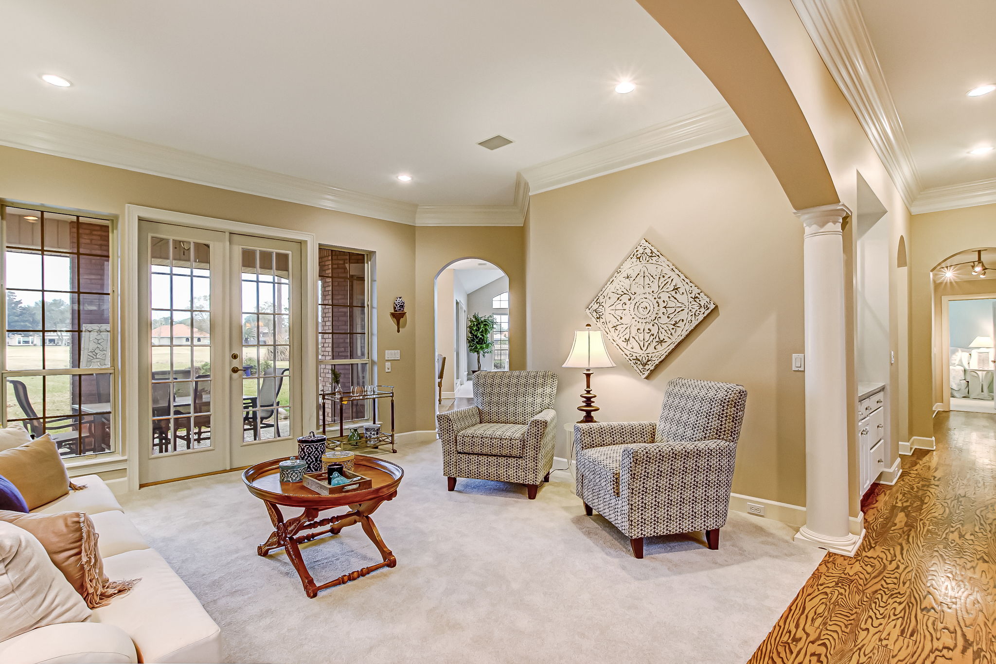 Living Room opens to Lanai
