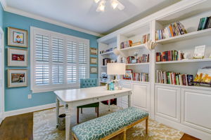 Office | Den | BR 4