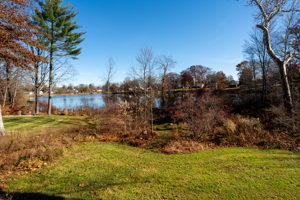 45 Robindale Dr, Berlin, CT 06037, USA Photo 11