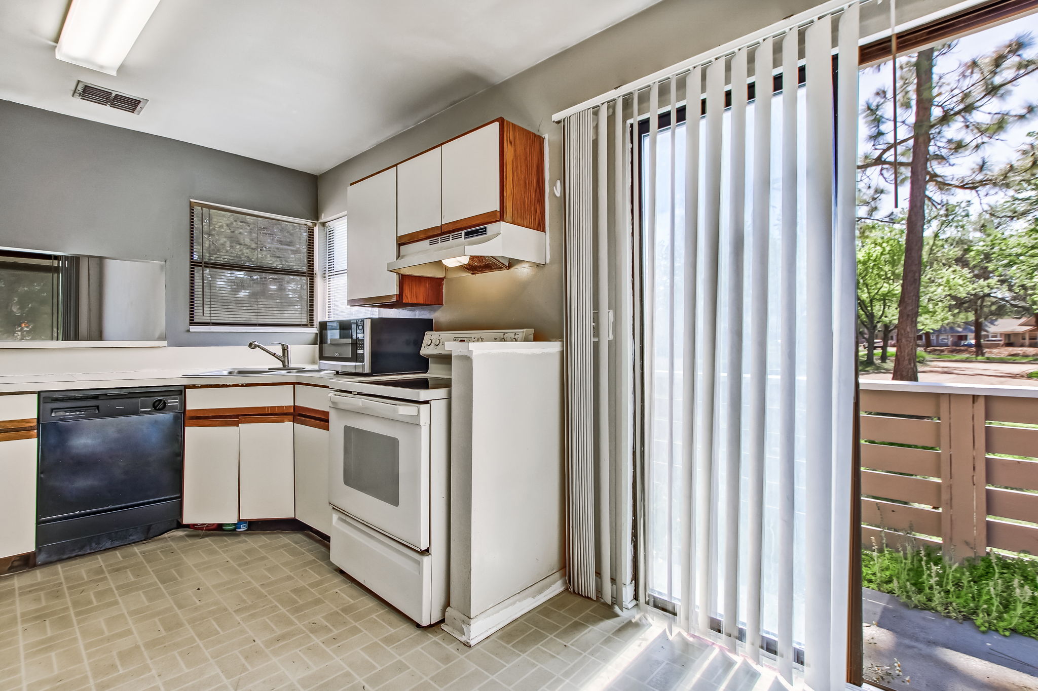 8302 Derbyshire Pl, Jacksonville, FL 32244, US Photo 21