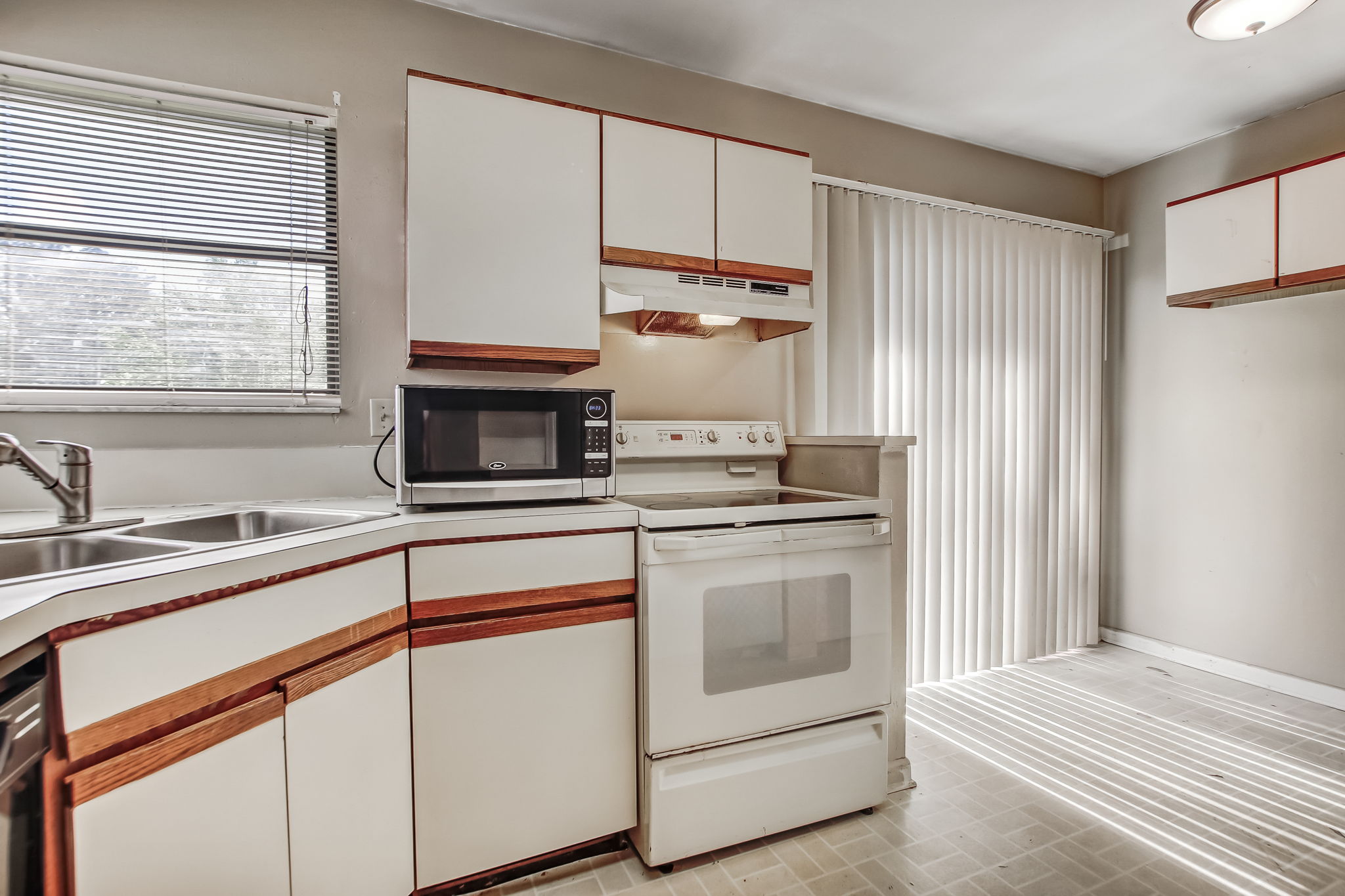 8302 Derbyshire Pl, Jacksonville, FL 32244, US Photo 19