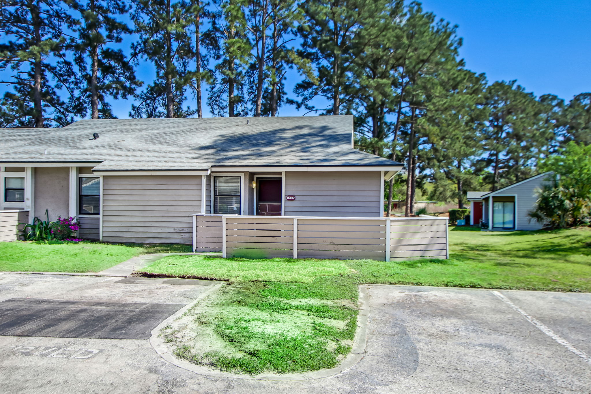 8302 Derbyshire Pl, Jacksonville, FL 32244, US Photo 2