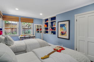 644 Hanley Avenue-40