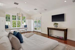 644 Hanley Avenue-44