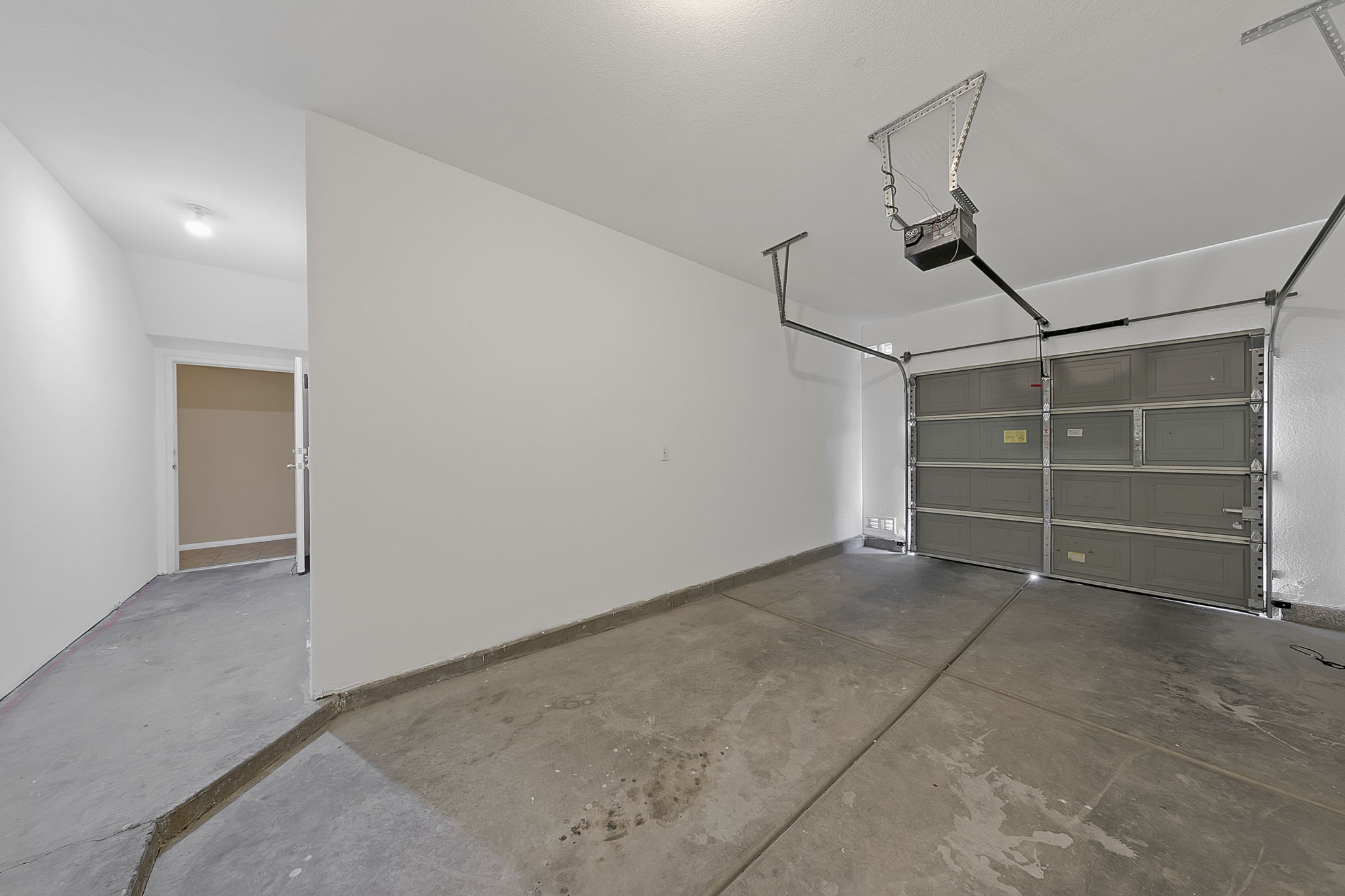 8555 W Russell Rd, Las Vegas, NV 89113, USA Photo 23