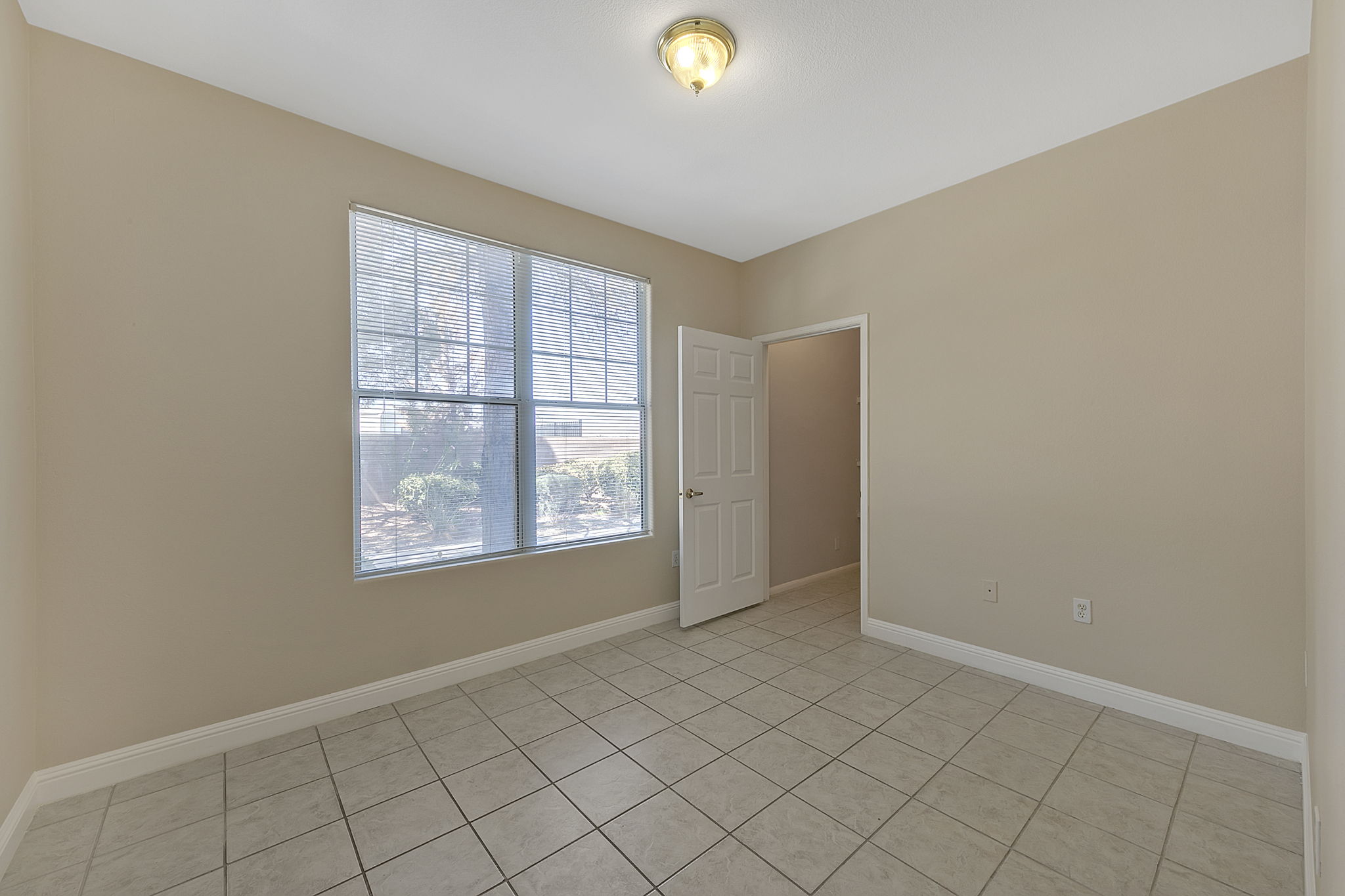 8555 W Russell Rd, Las Vegas, NV 89113, USA Photo 14