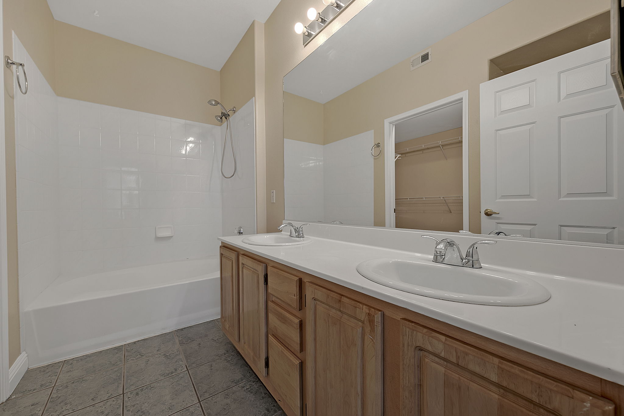 8555 W Russell Rd, Las Vegas, NV 89113, USA Photo 20