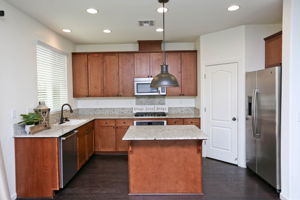 206 Ladybug Ln, Martinez, CA 94553, US Photo 9