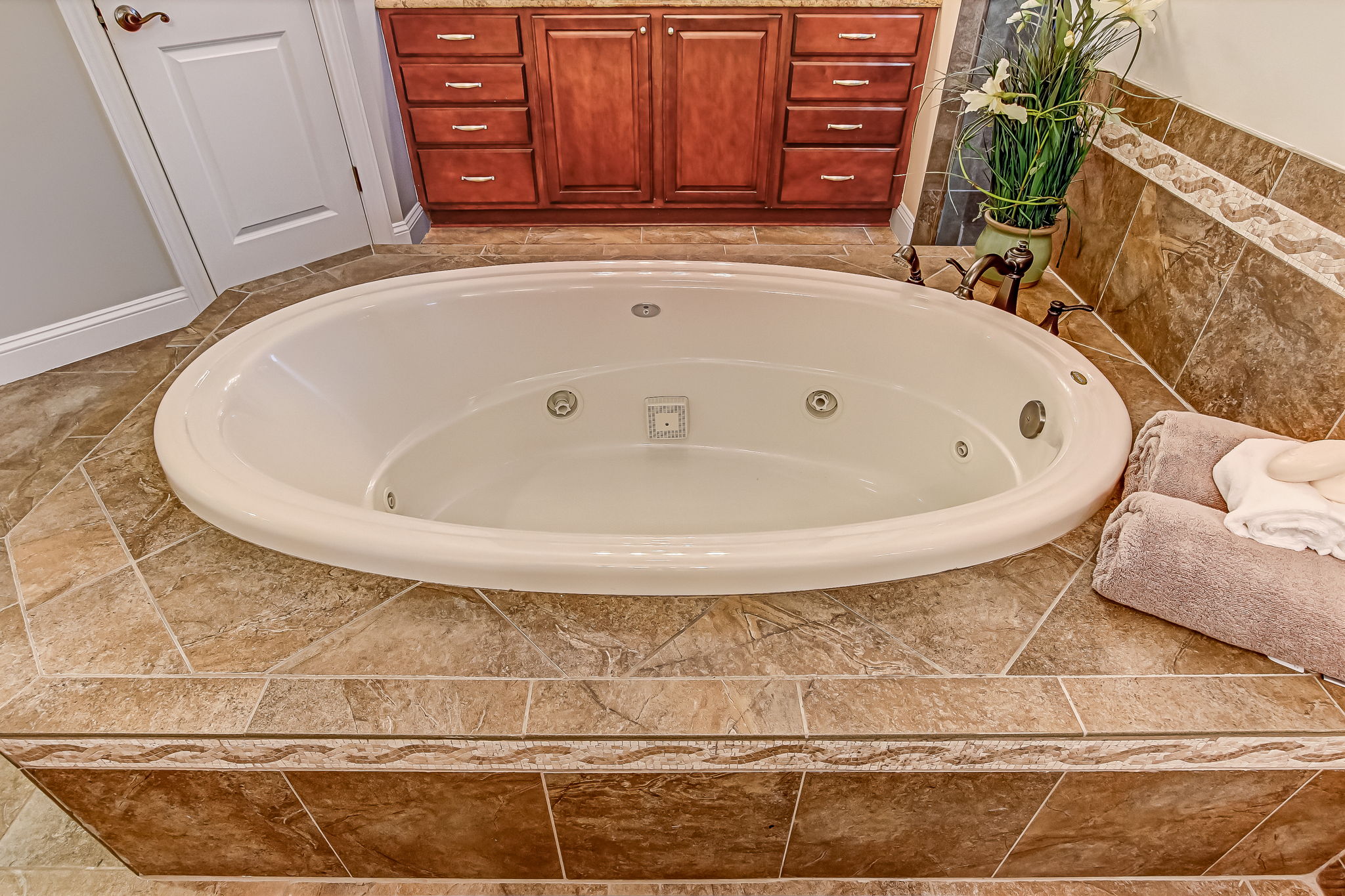 Jetted Tub in Master