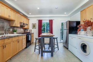 608 61st St, Oakland, CA 94609, US Photo 6