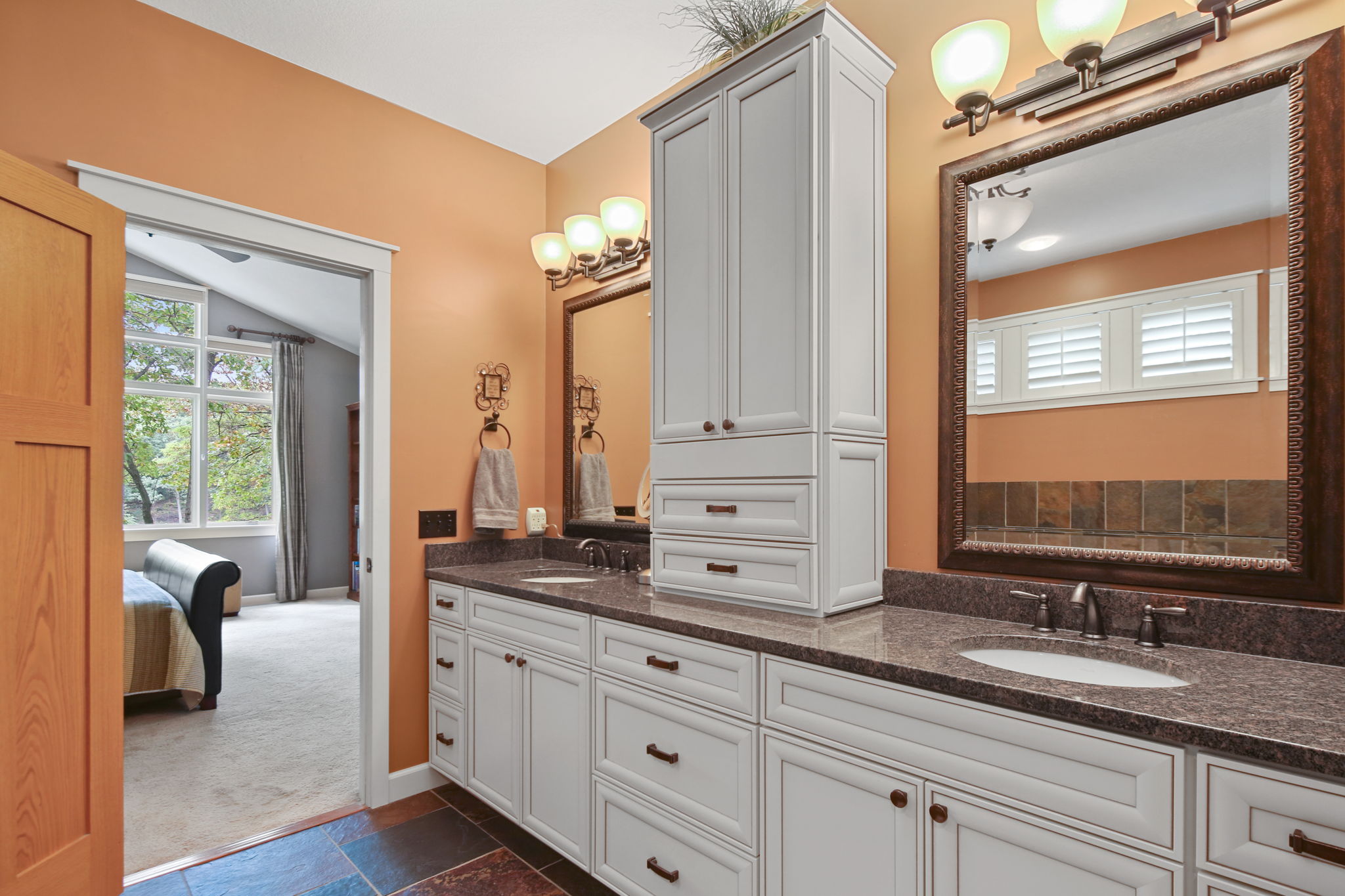 1990 Safari Trail, Eagan, MN 55122, US Photo 31