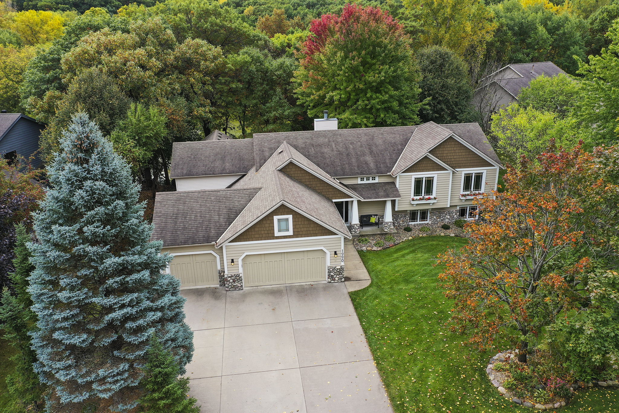1990 Safari Trail, Eagan, MN 55122, US Photo 2