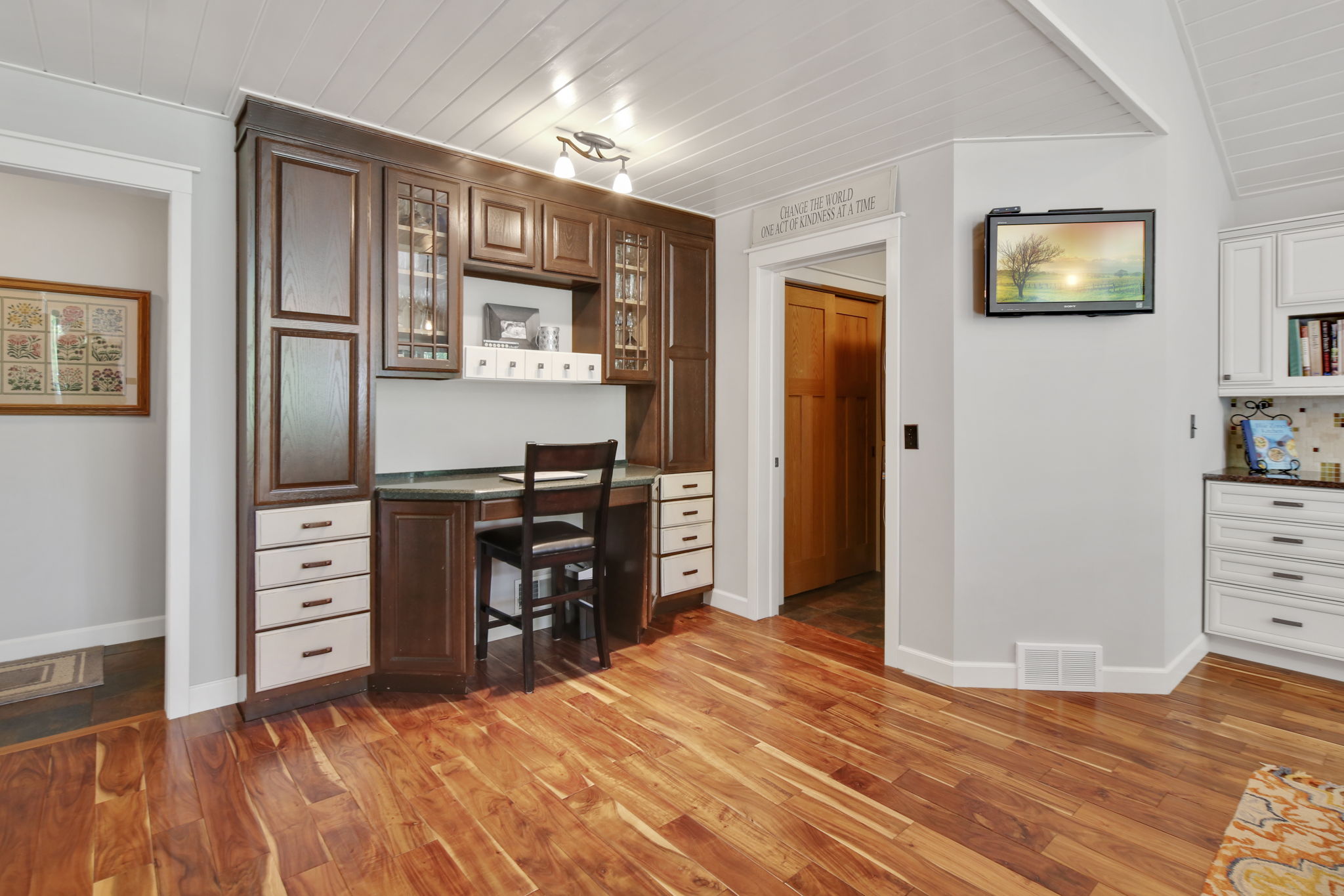 1990 Safari Trail, Eagan, MN 55122, US Photo 20