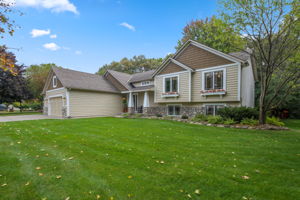 1990 Safari Trail, Eagan, MN 55122, US Photo 2