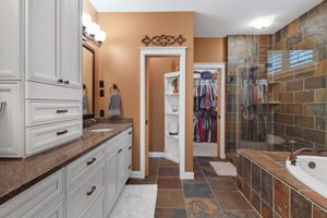 1990 Safari Trail, Eagan, MN 55122, US Photo 32