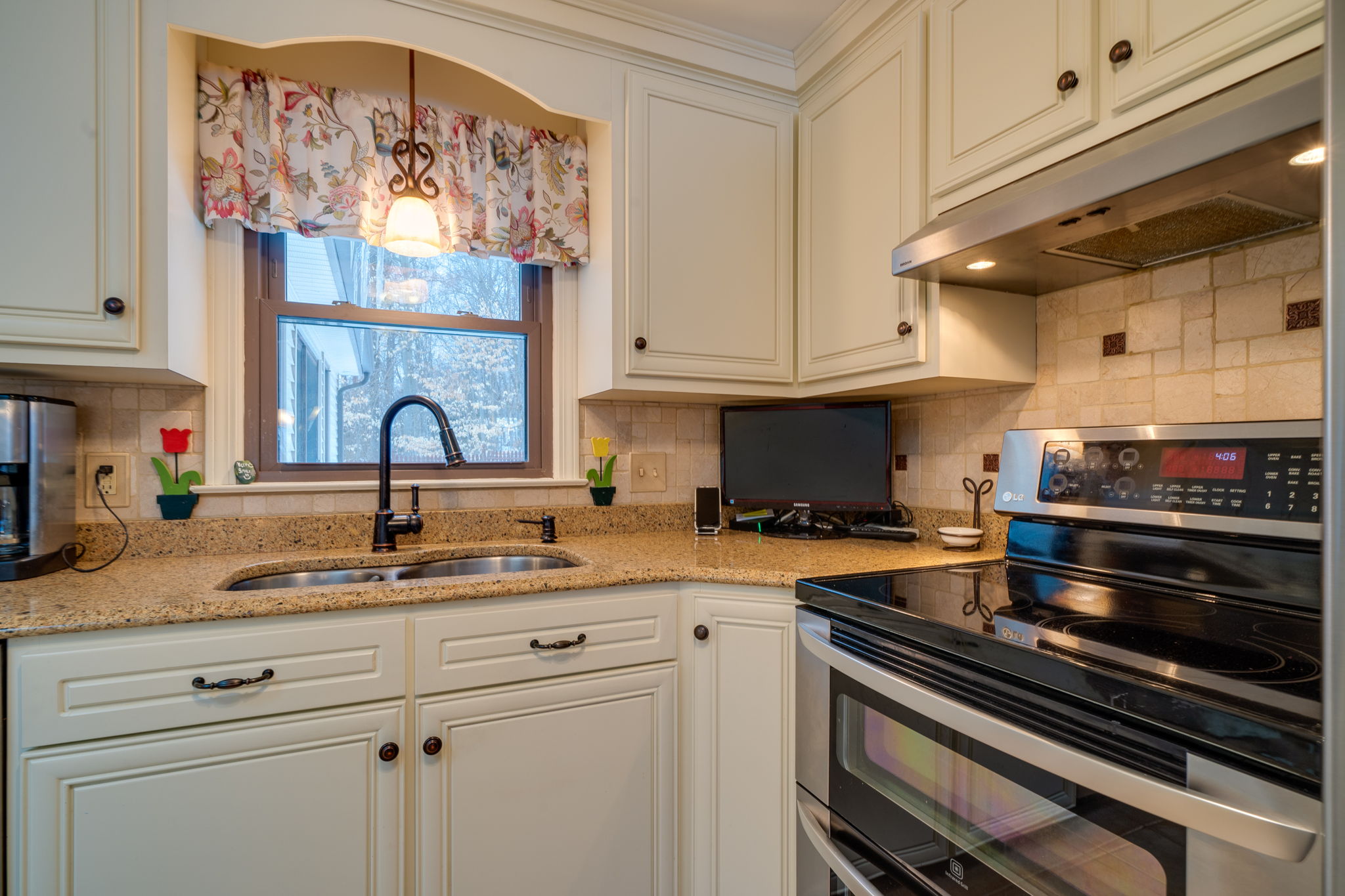 419 Camp St, Bristol, CT 06010, US Photo 17
