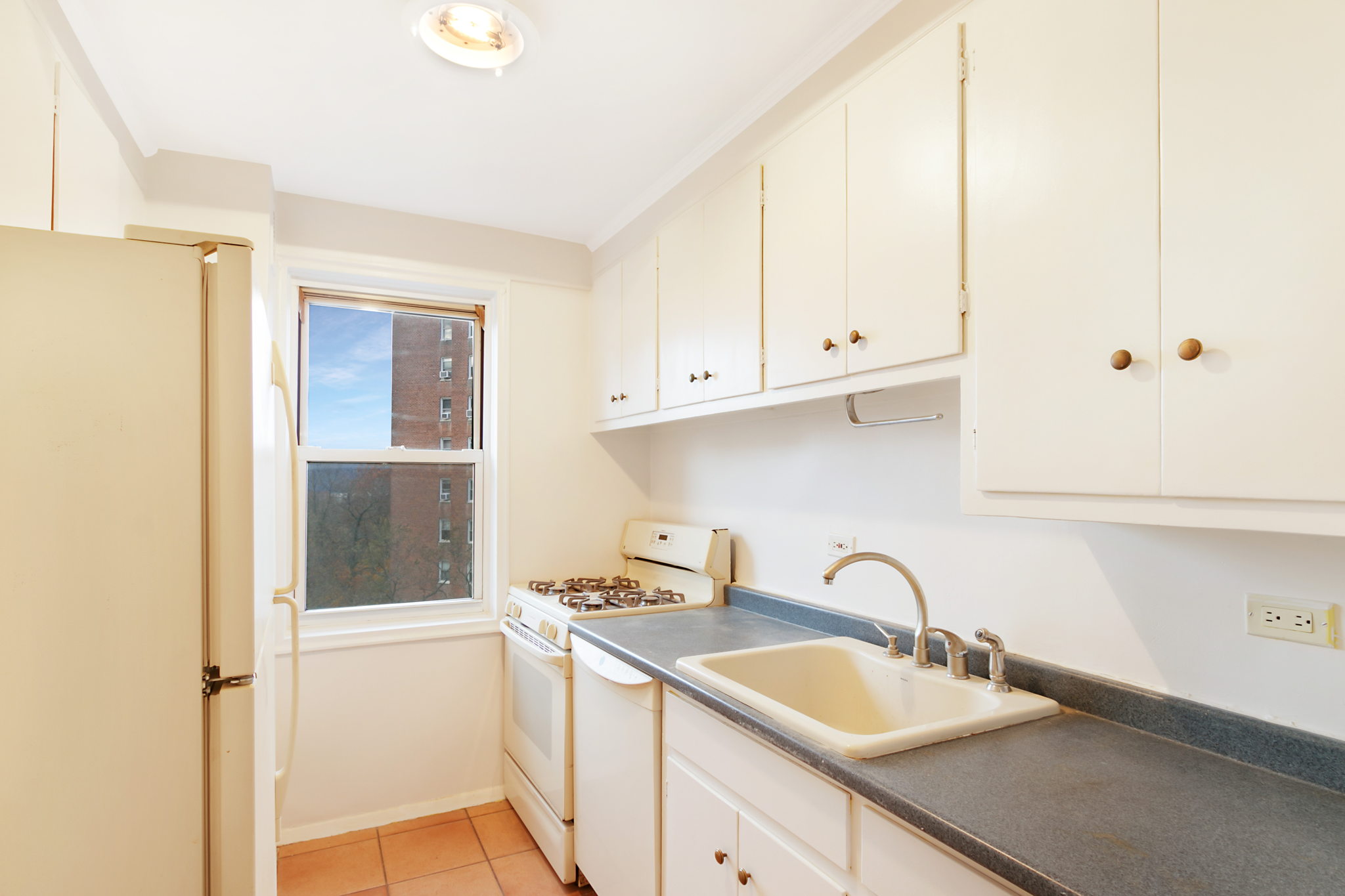 4525 Henry Hudson Pkwy, Bronx, NY 10471, USA Photo 10