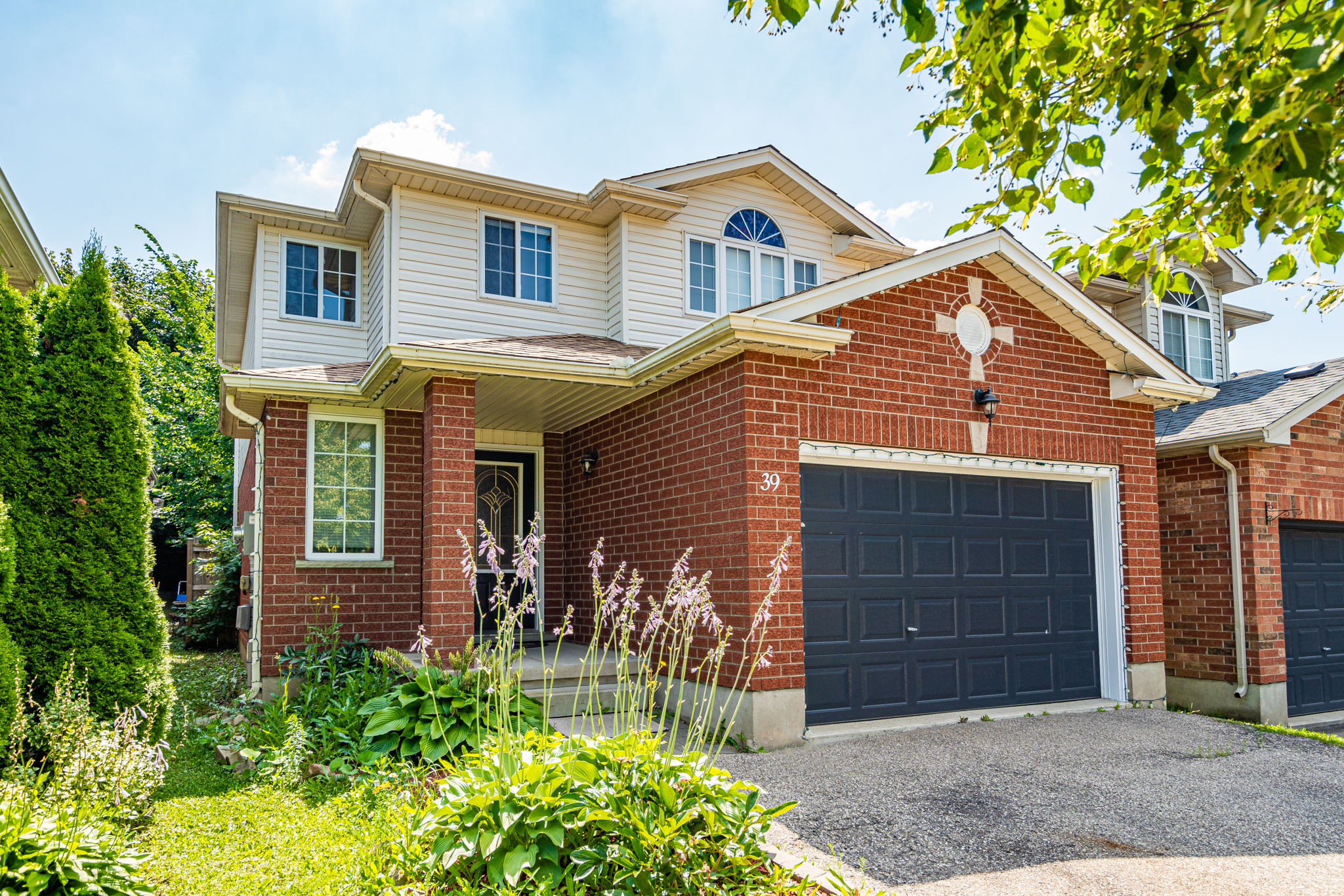 39 Fuller Dr, Guelph, ON N1E 7J5 JT Home Tours
