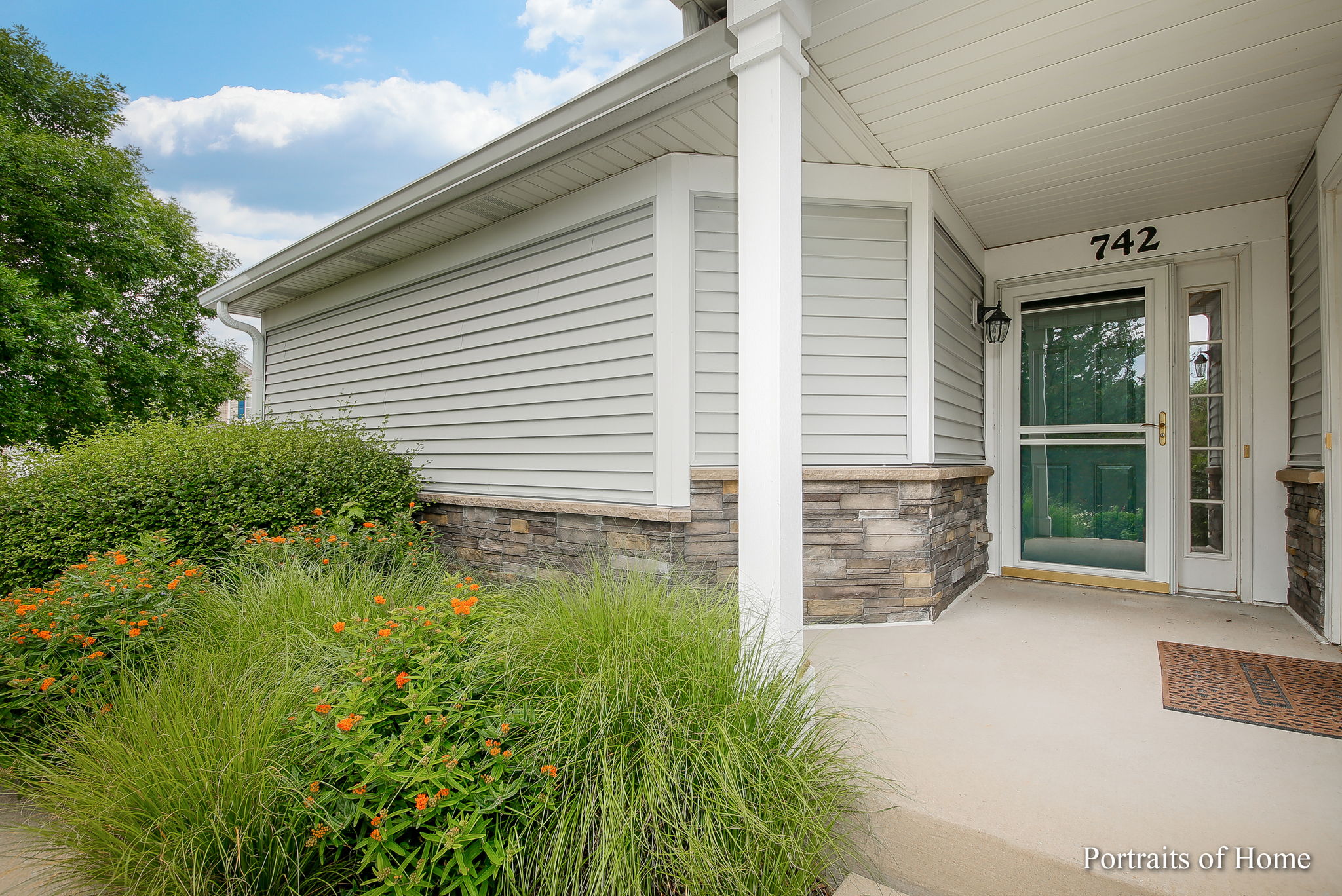 742 Genesee Dr, Naperville, IL 60563, USA Photo 2