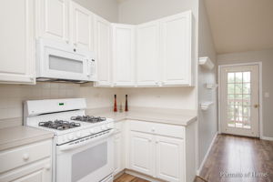 742 Genesee Dr, Naperville, IL 60563, USA Photo 8