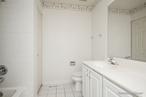 742 Genesee Dr, Naperville, IL 60563, USA Photo 12