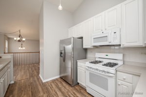742 Genesee Dr, Naperville, IL 60563, USA Photo 6