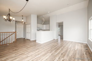 742 Genesee Dr, Naperville, IL 60563, USA Photo 5