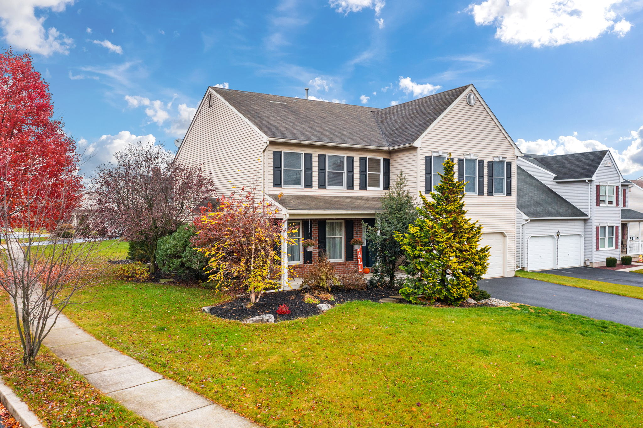 53 Country Side Ct, Easton, PA 18045, USA Photo 2