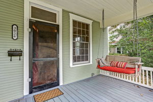 Front Porch/Entrance