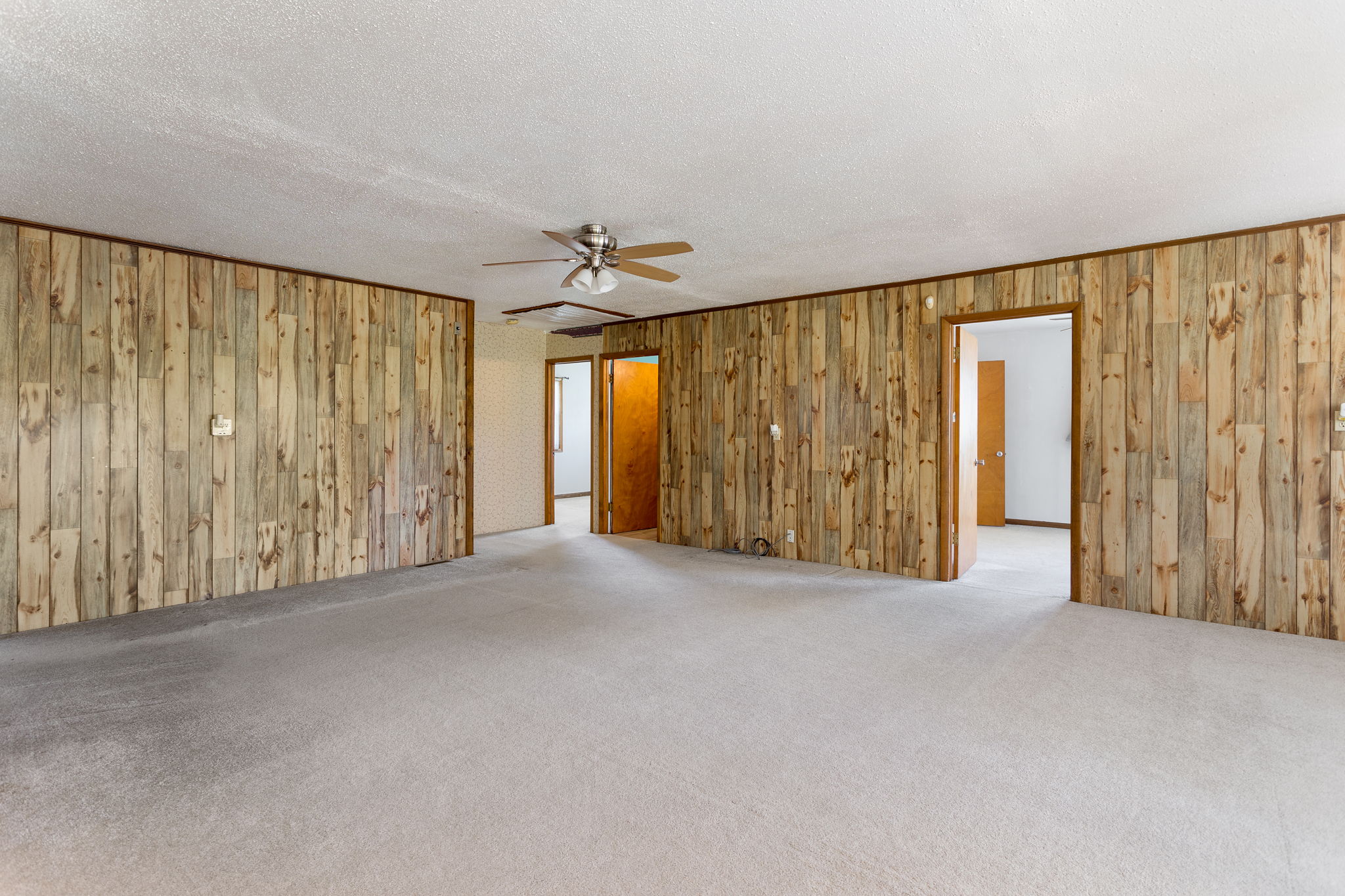 12758 Spring Town Rd, Mineral Point, MO 63660, US Photo 9